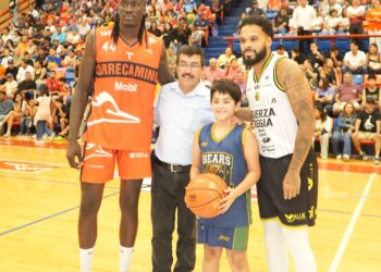 Arranca temporada 2025 de la LNBP varonil; Correcaminos cae ante Fuerza Regia