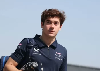 Franco Colapinto y Briatore se enfrentan antes del GP de Hungría