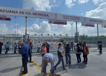 Bloquen agricultores de Tamaulipas puente internacional Reynosa-Pharr y carretera Victoria-Matamoros-Reynosa