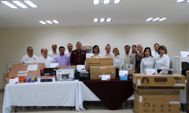 Entrega SET apoyos a estudiantes con discapacidad de planteles de nivel medio superior