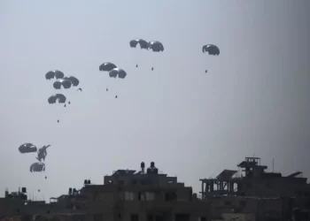 Francia lanzará 40 toneladas de ayuda aérea a Gaza ante crisis humanitaria