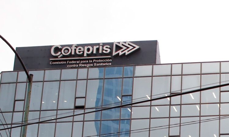 Amplía Cofepris acceso a insumos extranjeros