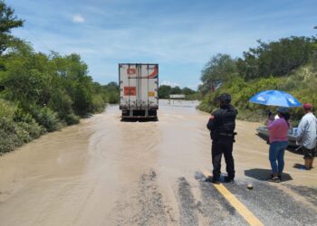 Habilitan circulación para tránsito pesado en Casas