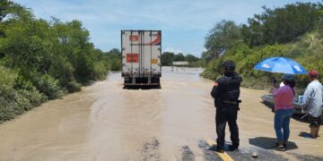 Habilitan circulación para tránsito pesado en Casas