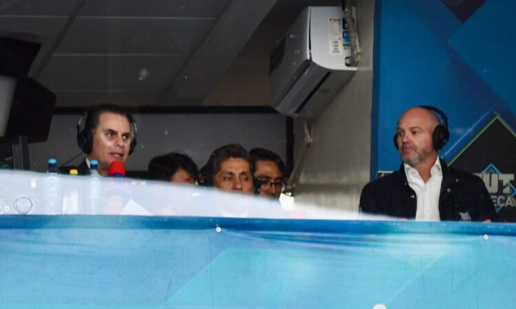 Adiós a las frases clásicas: El nuevo estilo de narración de Christian Martinoli