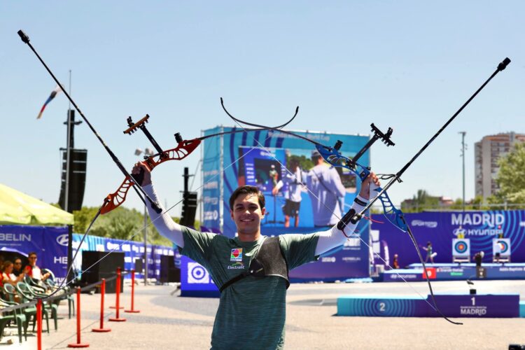 Matías Grande es campeón mundial de tiro con arco 2025