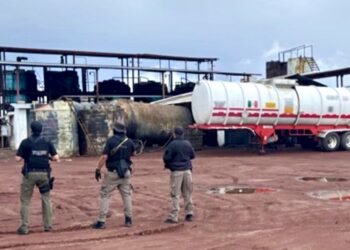 Operativo asegura 933 mil litros de huachicol en Veracruz