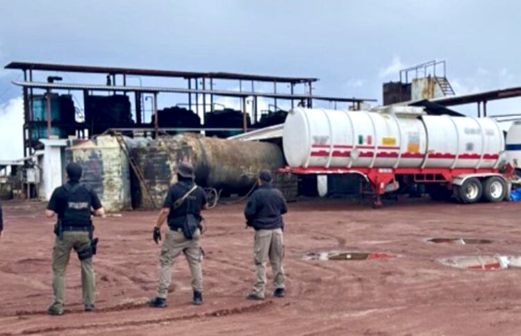 Operativo asegura 933 mil litros de huachicol en Veracruz