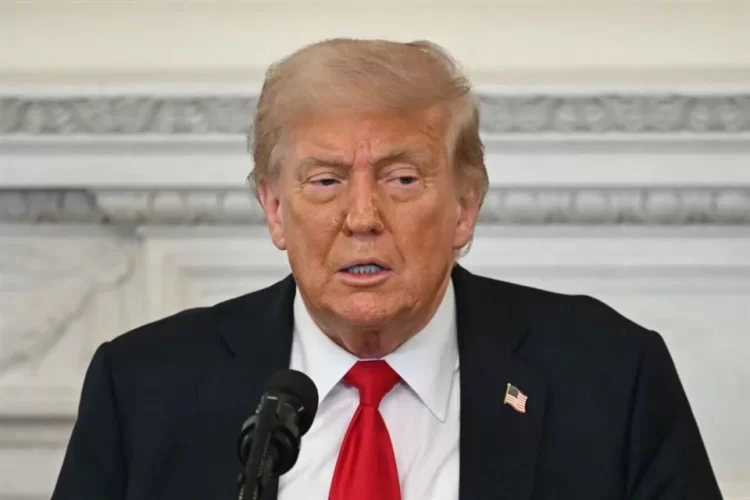 Presenta Trump problemas de salud por insuficiencia venosa crónica