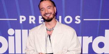 Reconocen a J Balvin por su labor cultural y social