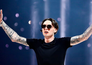 Los amores de Peso Pluma