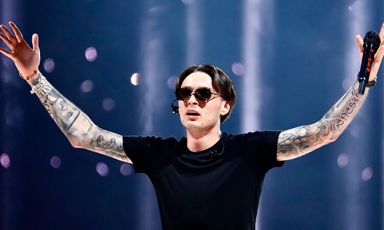 Los amores de Peso Pluma