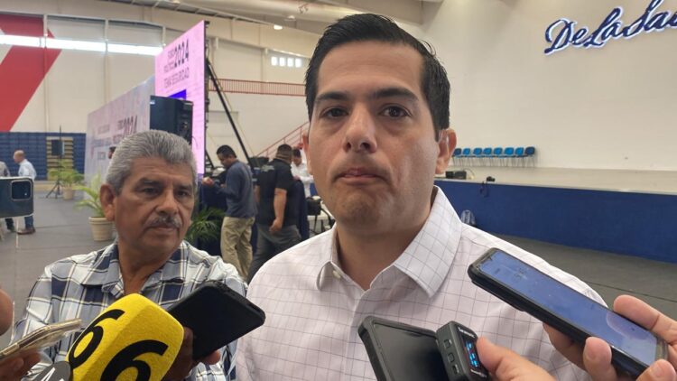 Acusan a persona en situación de calle de violencia en comercios