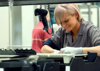 Abre Apple programa de manufactura en EU