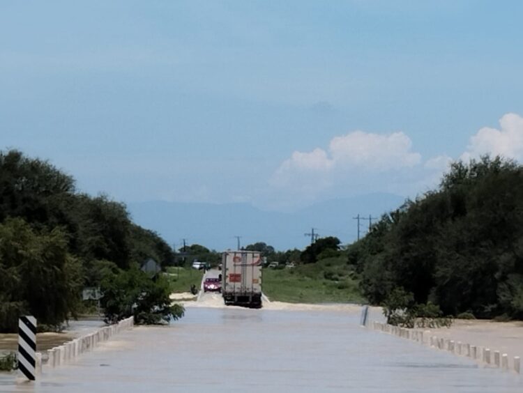Reabren carretera Cd. Victoria-Soto la Marina, tras cierre por inundación