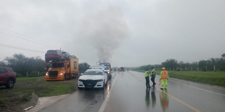 Se incendia tráiler nodriza