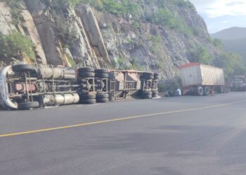 Cierran por accidente carretera Victoria-Jaumave