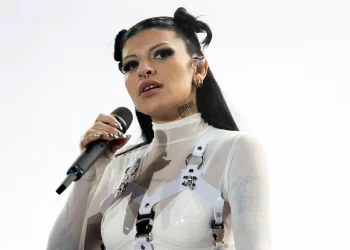 Cazzu responde con molestia ante pregunta sobre Nodal y Ángela