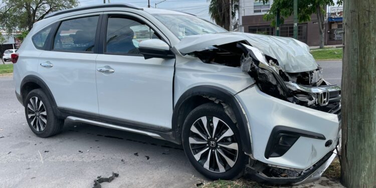 Heridos en choque dos adultos mayores