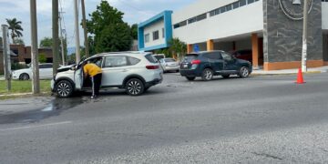 Heridos en choque dos adultos mayores