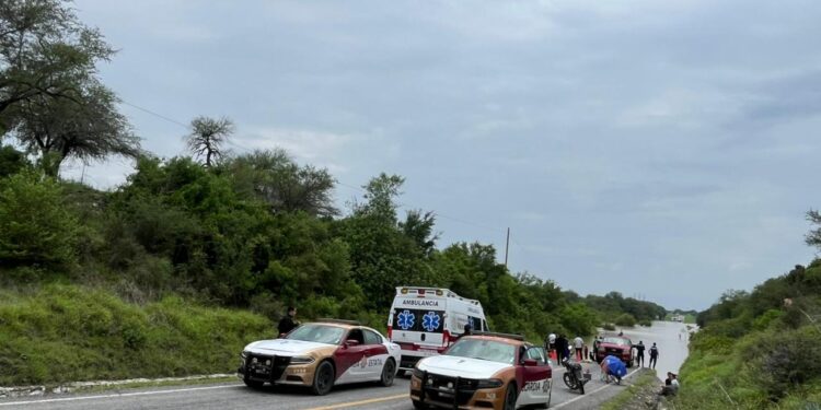Persiste cierre de vialidad en carreteras de Victoria a Villa de Casas y a Soto la Marina