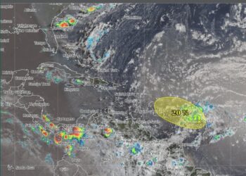 Vigilan posible formación de tormenta en el Atlántico