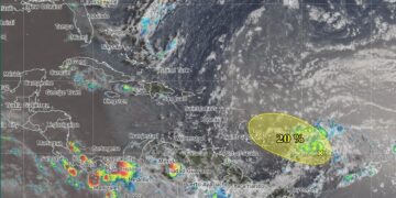 Vigilan posible formación de tormenta en el Atlántico