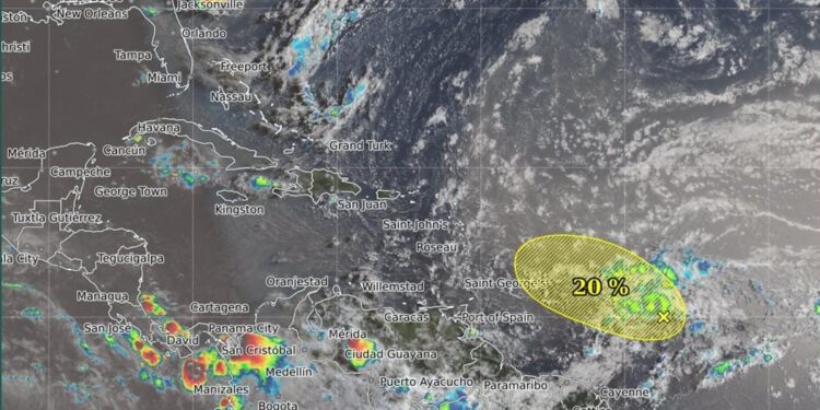 Vigilan posible formación de tormenta en el Atlántico