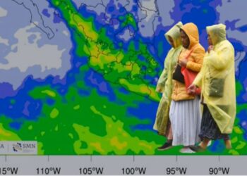 Onda tropical 9 y monzón mexicano alertan a 15 estados por fuertes lluvias