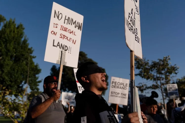 Crece resistencia social en Estados Unidos contra redadas y políticas antimigrantes