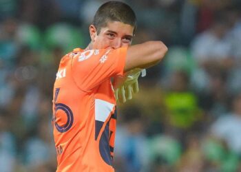 Acevedo muestra solidaridad con Parra luego de derrota de Pumas