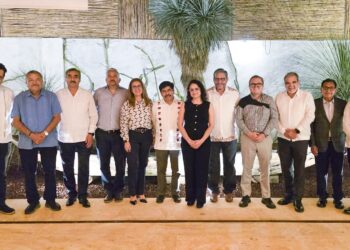 Participa rector de la UAT en reunión nacional con el jurista Hugo Aguilar en Oaxaca