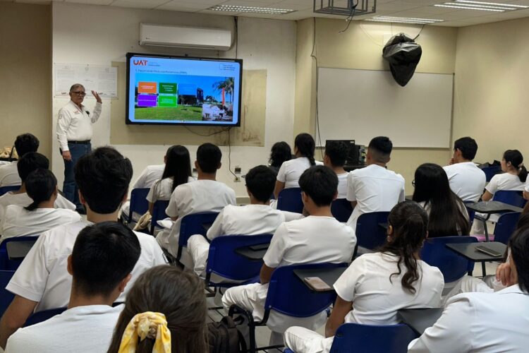 Arranca la UAT ciclo escolar con 8 nuevas carreras y crecimiento de 7% en  matrícula