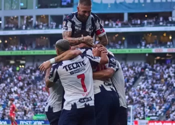 Monterrey vence 3-2 a Mazatlán y acaricia liderato de Liga MX