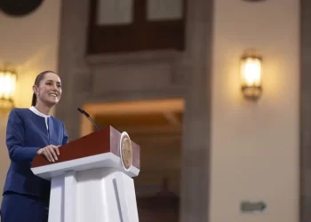 Claudia Sheinbaum recibe a Adán Augusto e Ignacio Mier en Palacio Nacional