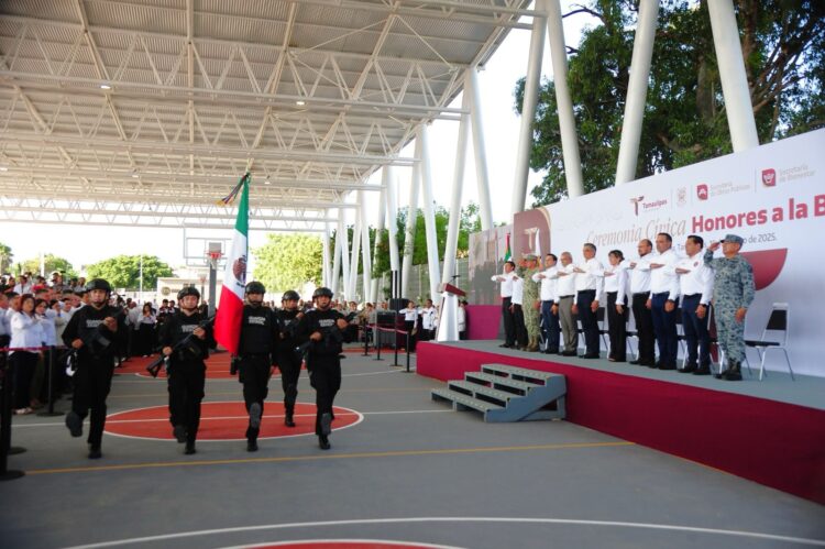 Entrega Américo Villareal canchas y gimnasio de básquetbol remodelados en Cd. Victoria
