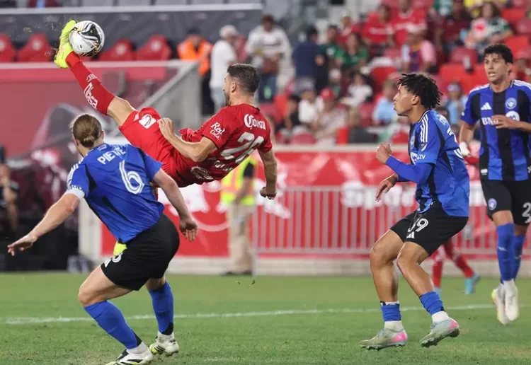 Con golazo de ‘chilena’ de Paulinho Toluca gana a Montreal en la Leagues Cup 2025