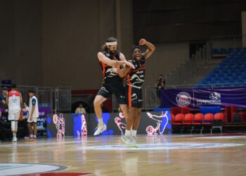 Apretado segundo triunfo de Correcaminos 86-85 sobre freseros de Irapuato