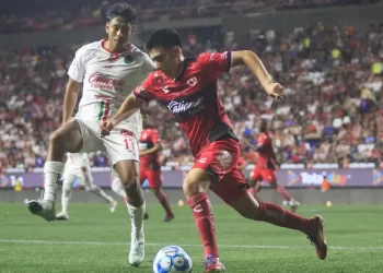 Gil Mora lo hace de nuevo, anota gol a las Chivas