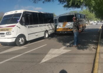 Sugieren a dueños de microbuses de Victoria no competir por usuarios en las rutas