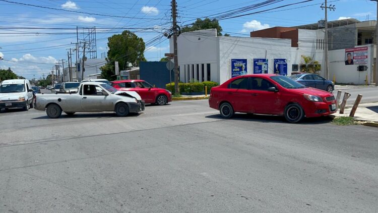 Enésimo accidente vehicular en el crucero 9 y Aldama de Cd. Victoria