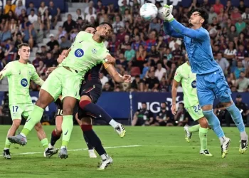 Autogol da remontada y triunfo al Barcelona 3-2 sobre Levante 