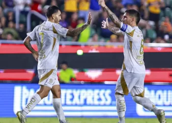 Tigres empata 2-2 en tiempo adicional a un Mazatlán de 10 hombres