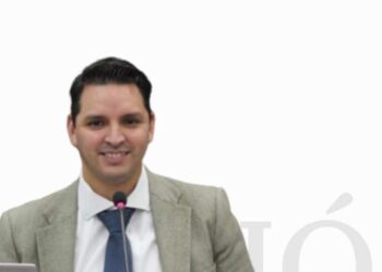 Ministro electo Rodrigo Guerrero sufre fuerte accidente vial en la CDMX