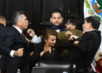 Gerardo F. Noroña y ‘Alito’ Moreno se van a los golpes al final de sesión en el Senado Mexicano