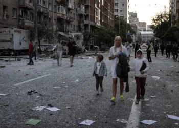 Ataque masivo en Kiev: 18 muertos y 45 heridos tras bombardeo ruso