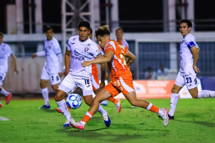  Tepatitlán de visita humilla 4-1 a Correcaminos en el “Marte R. Gómez”