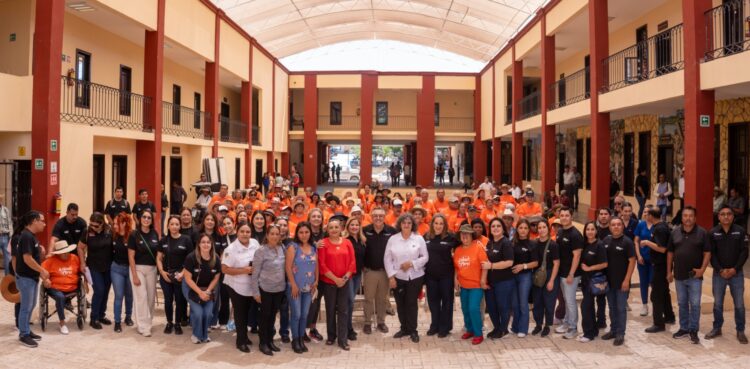 Festeja la UAT a los abuelitos con un paseo al pueblo mágico de Tula