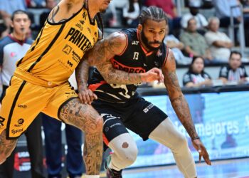 Continúa racha de derrotas de Corre-Básquet; caen 85-100 ante Panteras de Aguascalientes