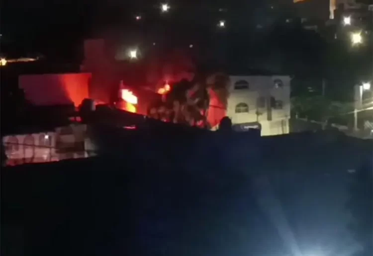 Incendian casa de la alcaldesa en Queréndaro, Michoacán